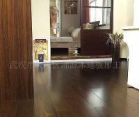 厂家大量优质供应强化复合木地板，打造理想家居空间